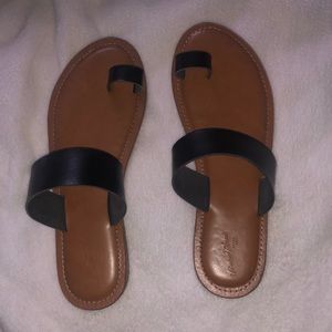 Sandals size 10